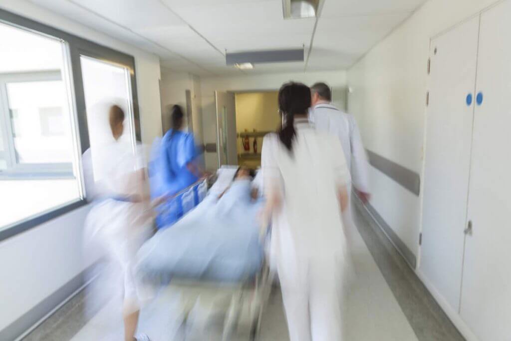 Why Choose an ER Over an Urgent Care 4 Why Choose an ER Over an Urgent Care